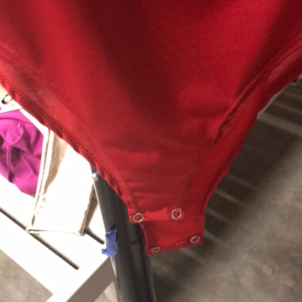 Red bodysuit - Picture 3 of 4